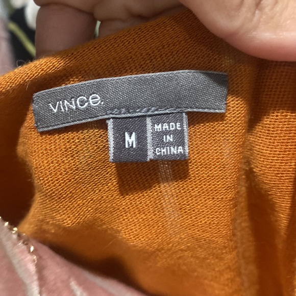 🍋 Vince Light Knit Pumpkin Spice Sweater Top Size M - Picture 3 of 7